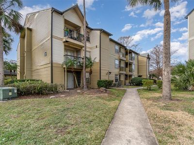 1908 Lake Atriums Cir APT 6