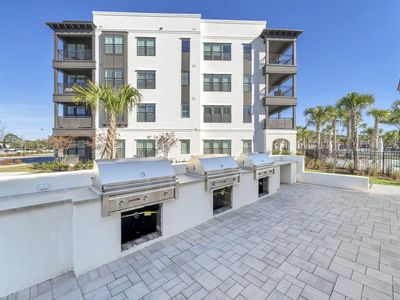 319 The Grove Dr #214