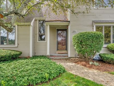 28 Mid Iron Dr #28