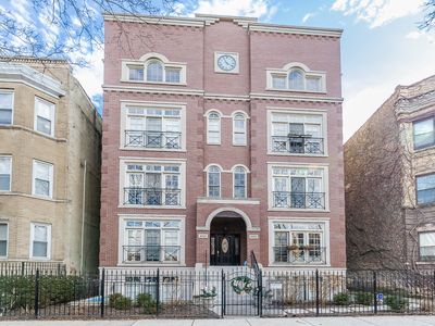 4425 N Racine Ave #2N