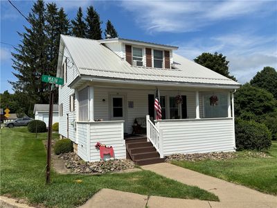 54 E Main St