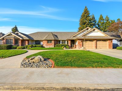 310 E Monte Vista Avenue