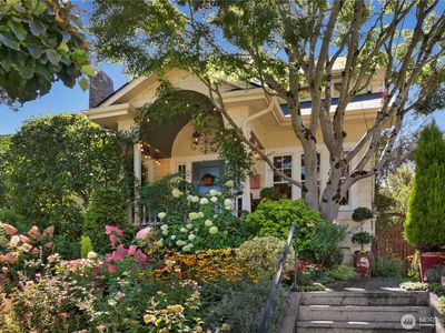 1023 N 49th Street