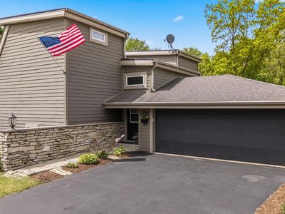 2953 Kettle Moraine ROAD