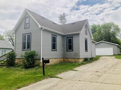 325 West Clarence Street