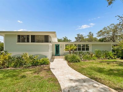 904 BAYSHORE DRIVE