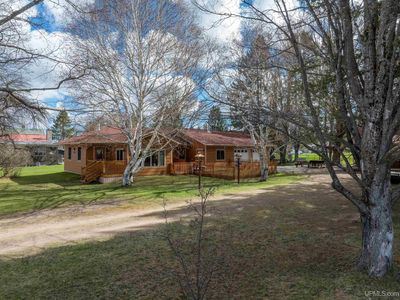 N1060 Trenary Ave