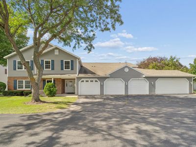 2553 Village Ln APT B