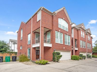 1409 Michigan St