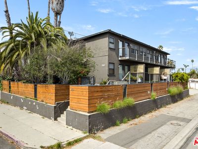 250 3rd Ave