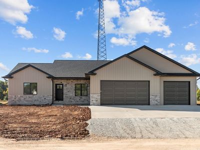 W5765 Roundstone Pl