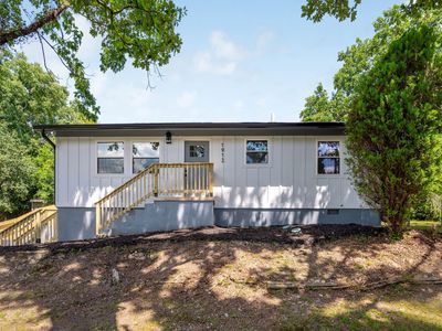 1912 Honeycut Ln