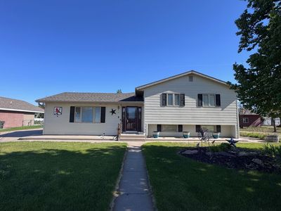 Property at 12 Gatewood Dr, Cozad, NE