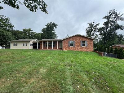 503 Hampton Dr