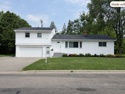 725 Robinwood Ln