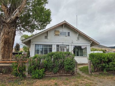 2421 Locust St