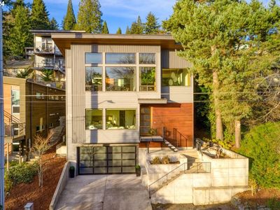 3737 SW Sweetbriar Dr