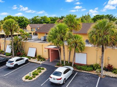 Property at 15528 Braemar Ct, Miami Lakes, FL
