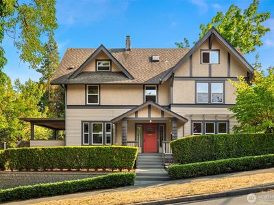 2215 E Aloha Street