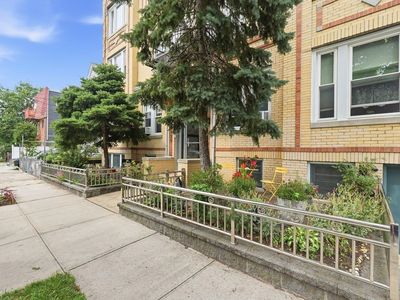 196 Pearsall Ave #10