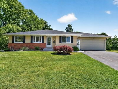 859 Tait Ave