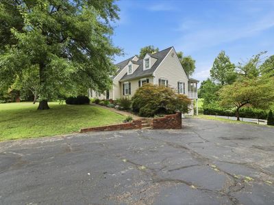 2327 Saint Malo St