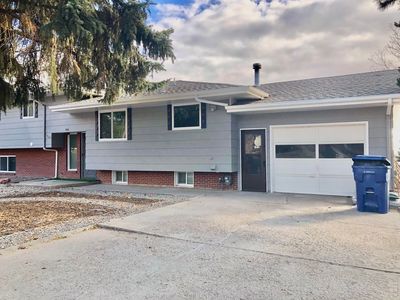 906 W South 1st St