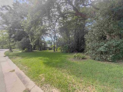 410 Twin Lakes Dr