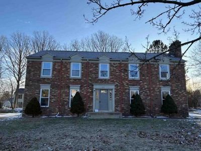 Property at 5717 Greenbriar Dr, West Bloomfield, MI