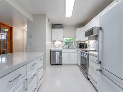 9411 N Hollybrook Lake Dr #309