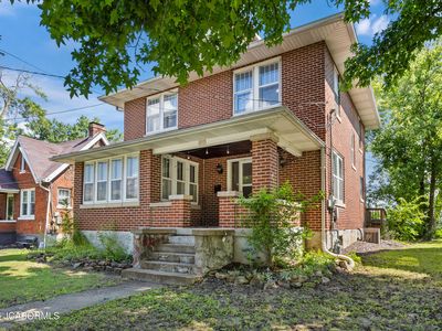 811 Fairmount Blvd