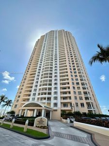 808 Brickell Key Dr APT 404