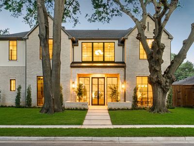 6924 Redstart Ln