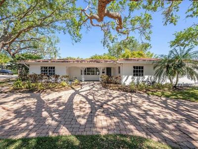 1100 Snell Isle Blvd NE