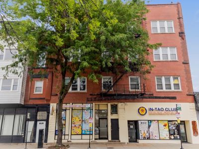 238 W 31st St #4W