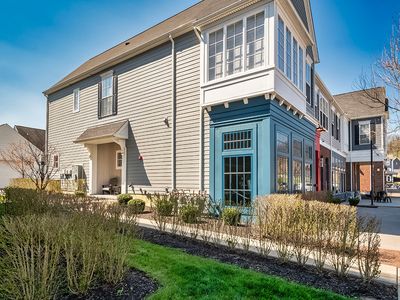 1447 Hastings Cres