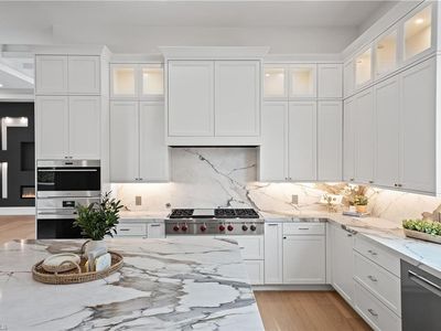623 Park Shore DR