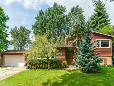 Property at 36696 N Grandwood Dr, Gurnee, IL