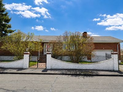 169 Sargent St