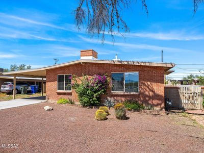 3341 N Montezuma Ave