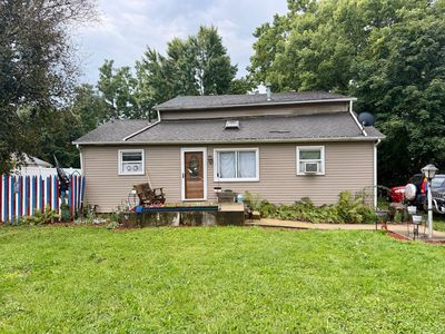 102 E Vine St