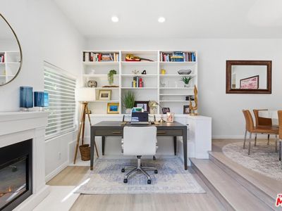514 S Barrington Ave APT 104