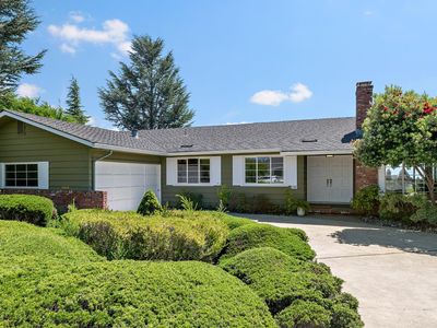 3595 Oakes Dr