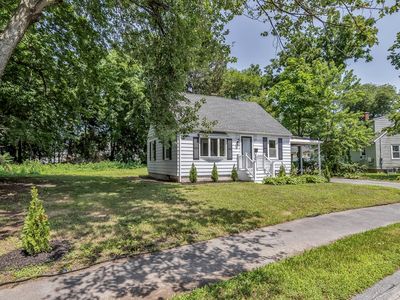 16 Beaconsfield St