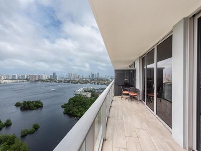 16385 Biscayne Blvd #2904