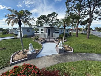 102 Las Palmas Blvd