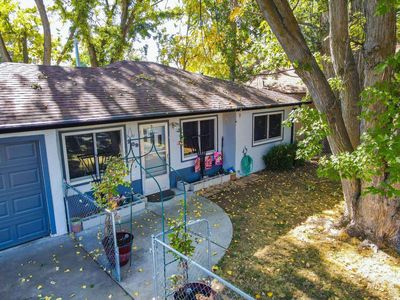 209 W 2nd St