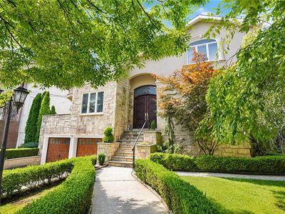 86 Pearsall St