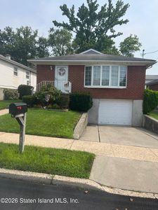 81 Spratt Ave