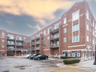 Property at 515 Main St APT 203, West Chicago, IL
